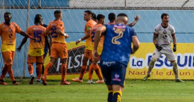 Delfín y Libertad empataron 1-1 en estadio Jocay.