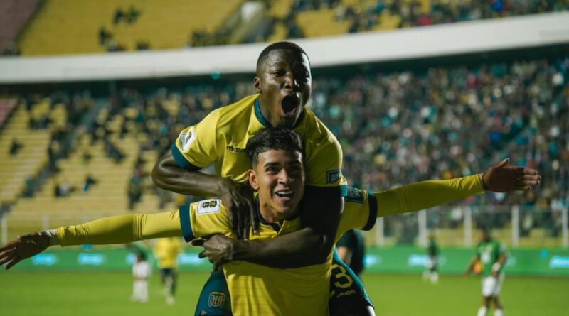 Kendry Páez y Moisés Caicedo en un partido de la Selección de Ecuador. El juvenil se unirá al Chelsea. Foto: La Tri