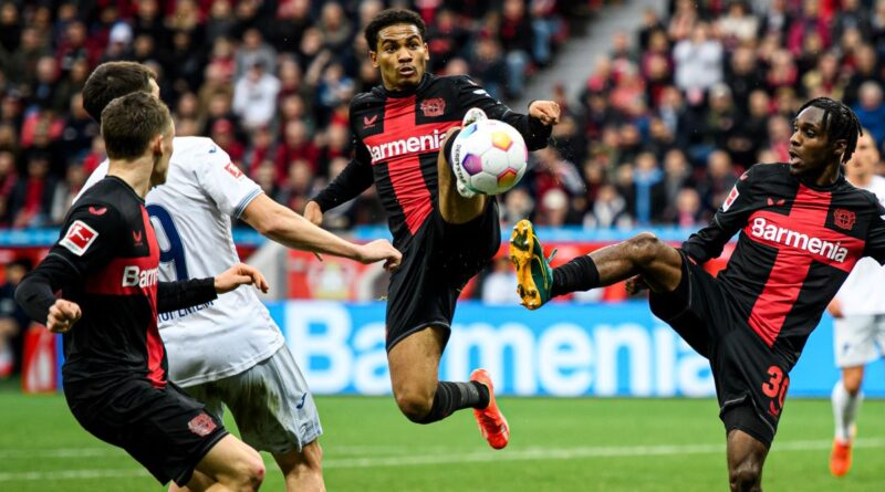 El Bayer Leverkusen ganó 2-1 al Hoffenheim. El equipo donde juega el ecuatoriano Piero Hincapié es líder de la Bundesliga.