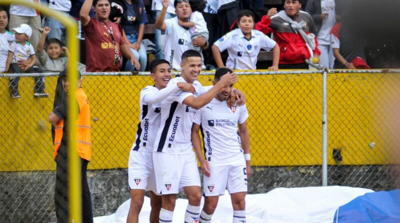 Lisandro Alzugaray y Álex Arce le dieron el triunfo de 2-1 a Liga de Quito sobre El Nacional, en el estadio Atahualpa, este 6 de abril del 2024.