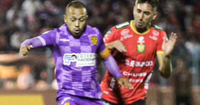 Deportivo Cuenca y Aucas empataron 3-3 en un partidazo, en Cuenca.