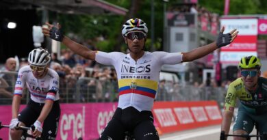 El ecuatoriano Jhonatan Narváez ganó la primera etapa del Giro de Italia 2024