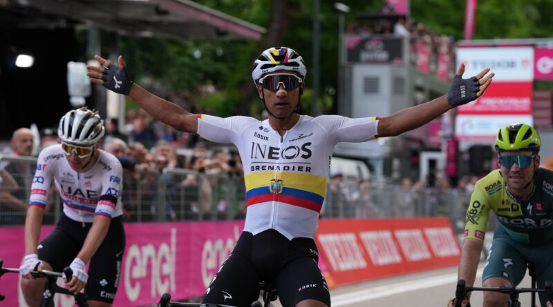El ecuatoriano Jhonatan Narváez ganó la primera etapa del Giro de Italia 2024