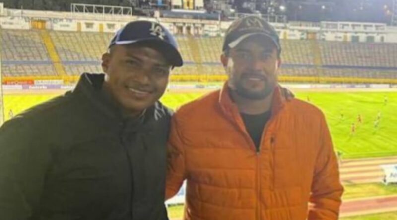 El histórico jugador de la Selección de Ecuador, Antonio Valencia, le ofreció un puesto de trabajo en AV25 a Jaime Iván Kaviedes.