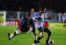 IDV enfrenta un desafío en la Copa Libertadores tras caer 2-0 contra San Lorenzo. La derrota complica su posición en el Grupo F.
