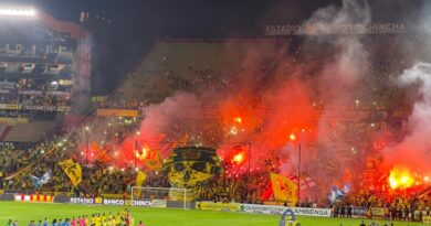 Barcelona SC enfrenta una sanción económica tras la victoria sobre LDU debido al uso de pirotecnia, reflejando el alto costo de la celebración descontrolada.