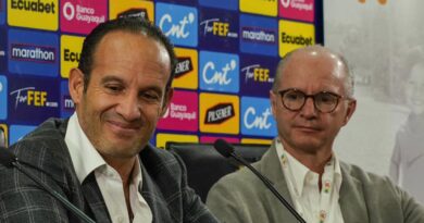 Francisco Egas, presidente de la Federación Ecuatoriana de Fútbol (FEF) firmó un convenio con la Red de Nutrición Infantil.