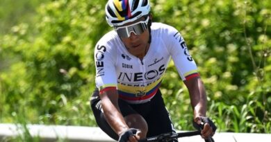 Jhonatan Narváez quedó atrás en la etapa 8 del Giro de Italia, el ecuatoriano llegó en el puesto 46