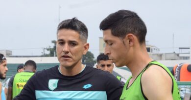 Tras la derrota 1-0 ante Orense, Norberto Araujo, DT de Cumbayá, anunció su salida del club por razones institucionales y deportivas.