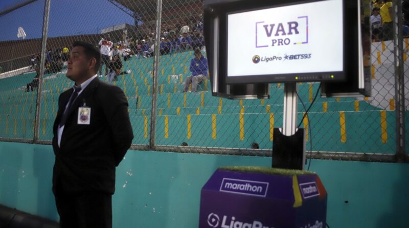 La Federación Ecuatoriana de Fútbol (FEF) en conjunto con la CNA decidieron divulgar los audios del VAR de todos los partidos de la LigaPro.