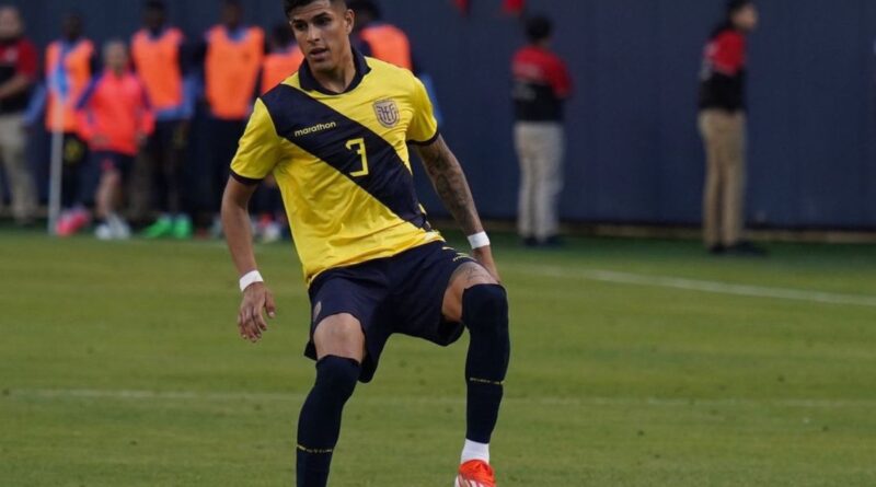 Piero Hincapié muestra su versatilidad como lateral izquierdo durante la Copa América USA 2024, destacándose como pieza clave en la defensa ecuatoriana.
