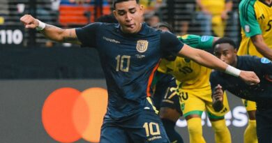 Kendry Páez hace historia como el goleador más joven de la Copa América 2024, a sus 17 años.