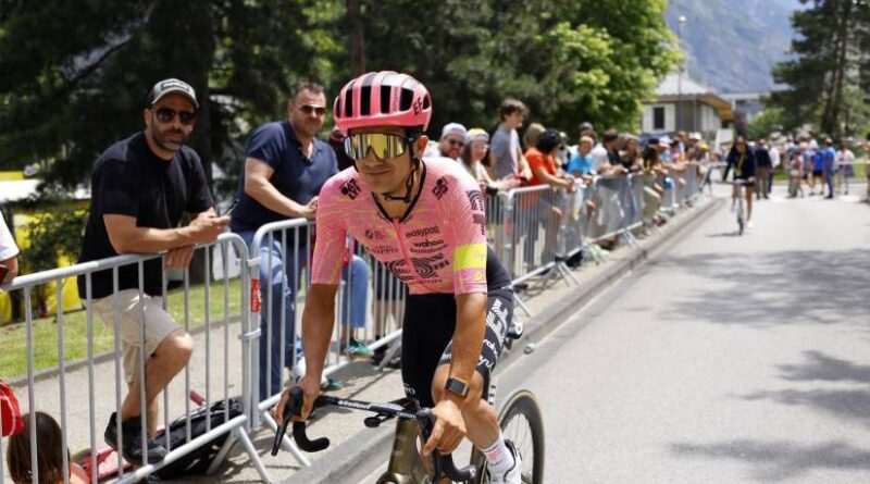 Richard Carapaz enfrentó desafíos en la etapa 9 del Tour