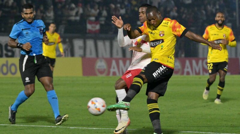 Barcelona SC perdió 3-2 contra Bragantino en los octavos de final de la Copa Sudamericana.