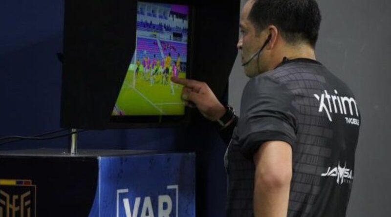 ¡Transparencia en juego! Los audios del VAR serán públicos en la LigaPro gracias al nuevo contrato con Xtrim, anunciado por Miguel Ángel Loor.