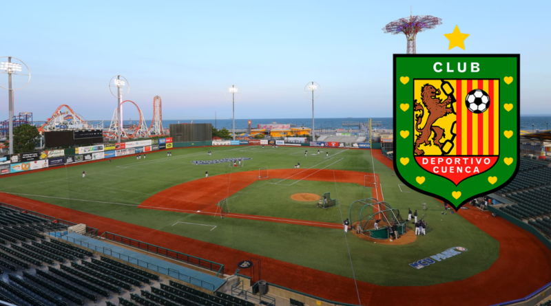 Deportivo Cuenca jugó un amistoso en un estadio de Béisbol