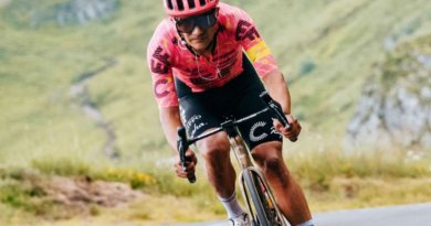 Richard Carapaz llegó noveno en la etapa 15 del Tour de Francia