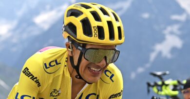 El ciclista ecuatoriano Richard Carapaz terminó la etapa 6 en el puesto 120 y perdió tiempo en la clasificación general.