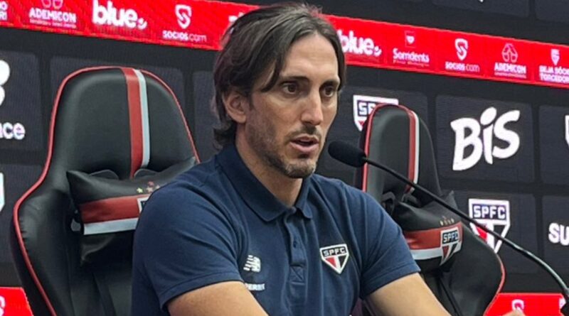 Luis Zubeldía descartó la posibilidad de dirigir a la Selección de Ecuador y reafirmó su compromiso con Sao Paulo.