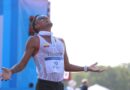 Daniel Pintado celebra tras llegar a la meta y ganar la medalla de oro en los 20 km marcha de París 2024.