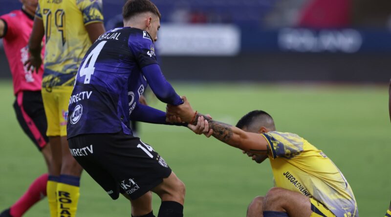 Delfín sorprende venciendo 2-1 a Independiente del Valle