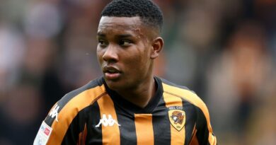 Aplausos para Óscar Zambrano en su debut con el Hull City