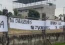 Los aficionados de Emelec acudieron al Polideportivo de Samanes para expresar su malestar con el presidente del club.