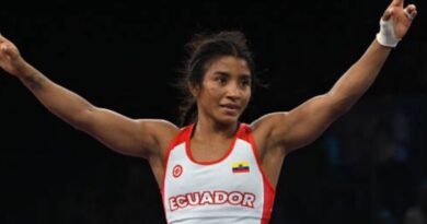 ¡Lucía Yépez domina y asegura medalla en París 2024! La ecuatoriana vence 10-0 a Annika Wendle y avanza a la final.