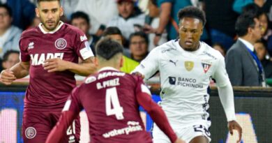 Liga de Quito cayó 2-1 ante Lanús en un duelo intenso por los octavos de final de la Copa Sudamericana.