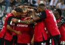 Bayer Leverkusen empezó con un triunfo de 3-2 sobre el Borussia Mönchengladbach, con Piero Hincapié de titular.