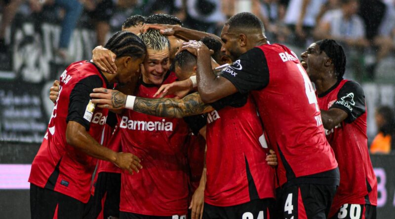 Bayer Leverkusen empezó con un triunfo de 3-2 sobre el Borussia Mönchengladbach, con Piero Hincapié de titular.