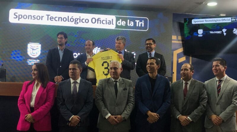 Francisco Egas, en representación de FEF, firmó un convenio con Telconet, en la Casa de la Selección de Ecuador. El partido contra Brasil será el 6 de septiembre del 2024.