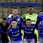 Emelec es décimo en la tabla acumulada con 22 puntos y 0 de gol diferencia. Dos unidades menos que El Nacional, el octavo de la tabla.