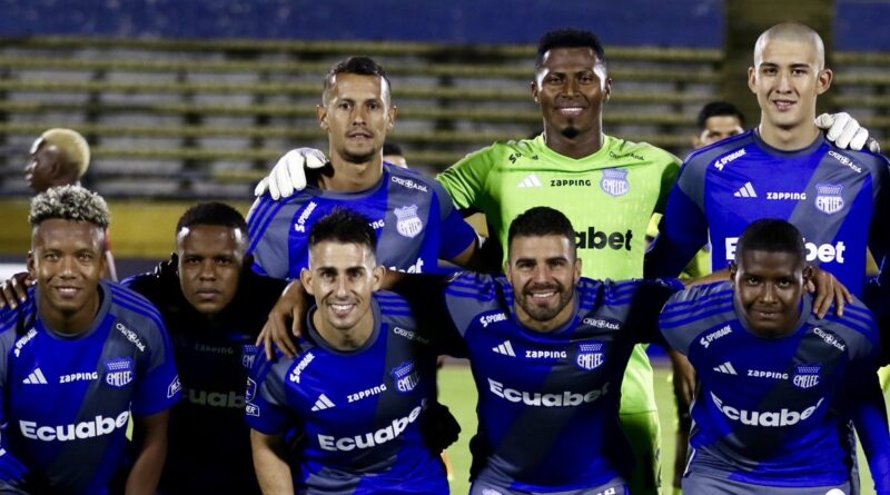 Emelec es décimo en la tabla acumulada con 22 puntos y 0 de gol diferencia. Dos unidades menos que El Nacional, el octavo de la tabla.