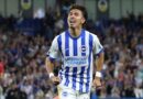 Jeremy Sarmiento hizo un golazo con Brighton en la Carabao Cup. Pervis Estupiñán ya jugó con el equipo británico.