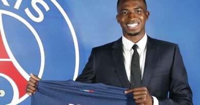 Willian Pacho fichó por el París Saint Germain a cambio de 44 millones de dólares. Será el primer ecuatoriano en jugar por el PSG.