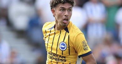 Jeremy Sarmiento suma minutos con el Brighton en la Premier League