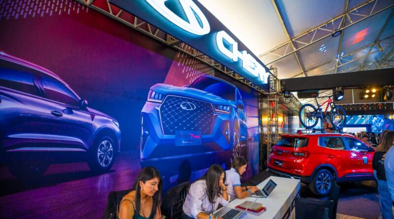 Chery exhibió su avanzado portafolio de vehículos sostenibles en Auto Mundo.