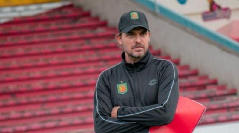 Andrés Carevic deja su cargo como director técnico de Deportivo Cuenca después de una etapa complicada.