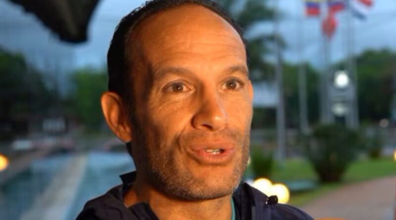 Francisco Egas, presidente de la Federación Ecuatoriana de Fútbol, durante su llegada a Brasil, expresó su descontento con la organización del partido.