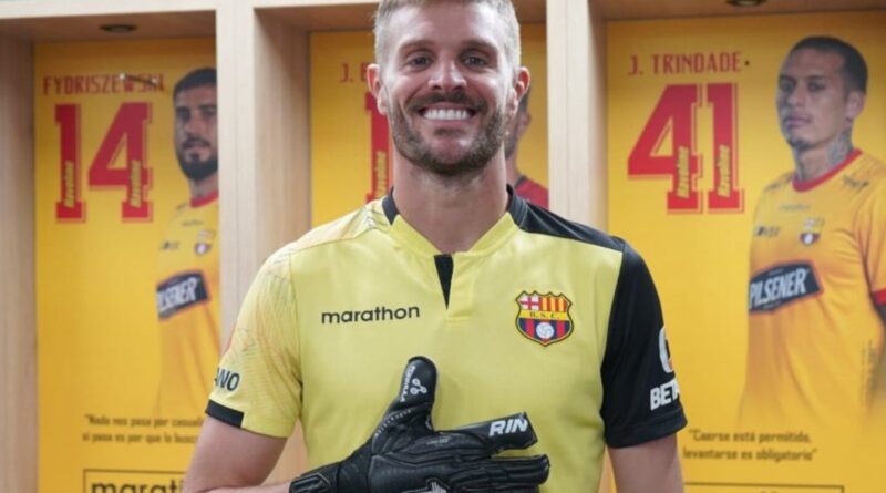 Javier Burrai, guardameta de Barcelona SC, está viviendo un momento difícil en lo deportivo y desde la fecha 6 de la LigaPro será suplente.