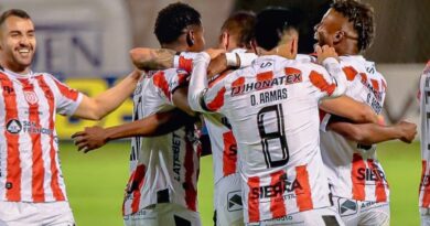 Técnico Universitario mostró un gran nivel al golear 3-0 a Libertad FC en la LigaPro.