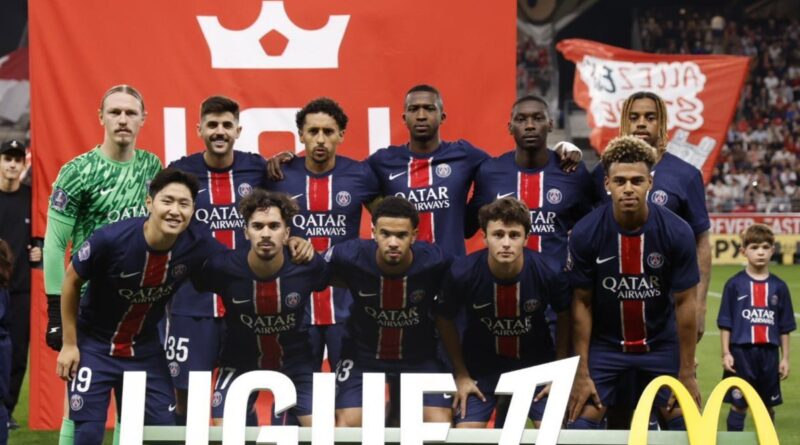 El París Saint Germain (PSG) de Willian Pacho venció 2 a 1 al Lens por la fecha 18 de la Ligue 1, y sigue como líder absoluto.