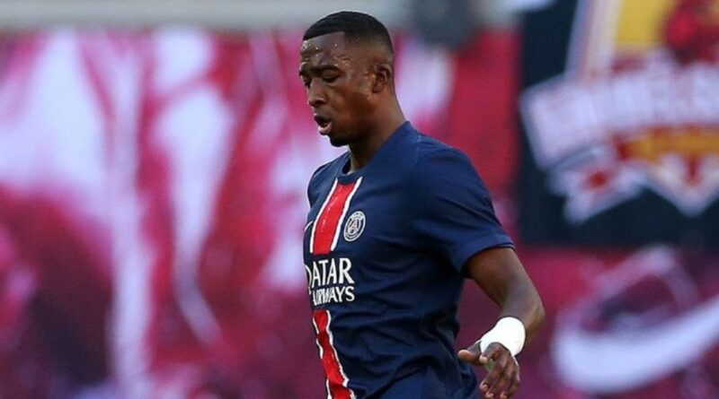 Willian Pacho, pieza clave en el PSG, completó 136 pases en el último partido contra el Reims.