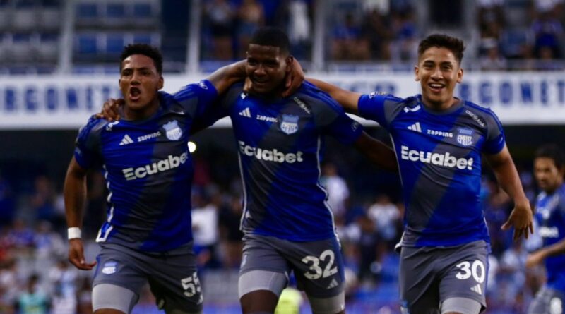 Emelec celebra su victoria 3-1 sobre Técnico Universitario, marcando un paso importante en la LigaPro.