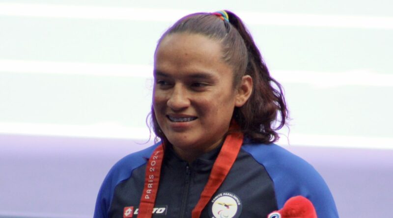 Estefany López ganó la medalla de bronce en la disciplina de lanzamiento de disco F41, con una marca de 30.89 metros.