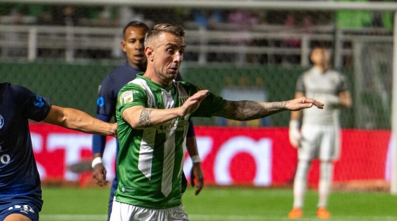 Banfield hizo oficial el diagnóstico de Damián Díaz. El ‘Kitu’ se fracturó el maléolo externo de su pierna izquierda.