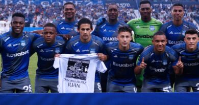 La situación institucional de Emelec no mejora y tras dos meses de estar impagos los futbolistas decidieron no entrenar.