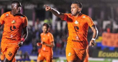 Libertad vence 2-1 a Cumbayá en un duelo clave por la permanencia en la LigaPro.