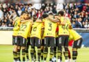 Los jugadores de Barcelona SC enfrentaron la furia de sus hinchas, quienes les lanzaron huevos al salir del hotel en Quito.